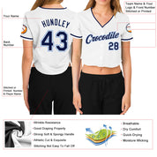 Maßgeschneidertes kurz geschnittenes Baseballtrikot für Damen in Weiß, Marineblau und Hellblau mit V-Ausschnitt