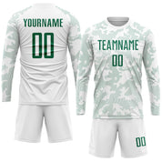 Maßgeschneidertes weißes Kelly Green Sublimations-Fußballuniform-Trikot