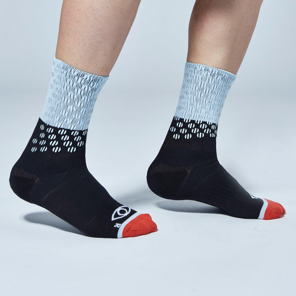 ICNY SPORT Block Split Dot Reflective Half Calf Socks (Black) – ICNY Sport